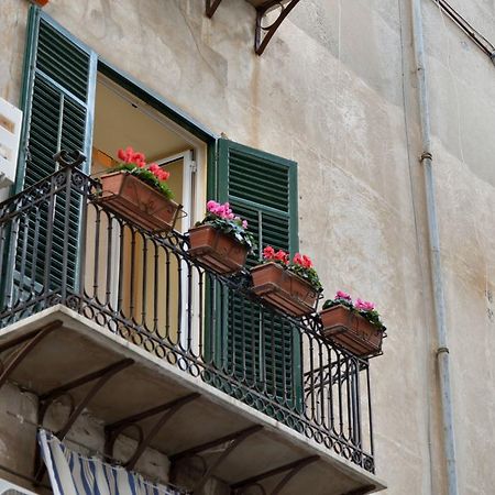 Bed and Breakfast Real Teatro Umberto I Palermo Zewnętrze zdjęcie